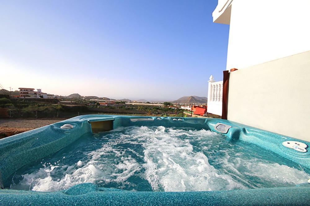 Villa Albe, Jacuzzi Con Vistas Al Mar Arona  Exteriör bild